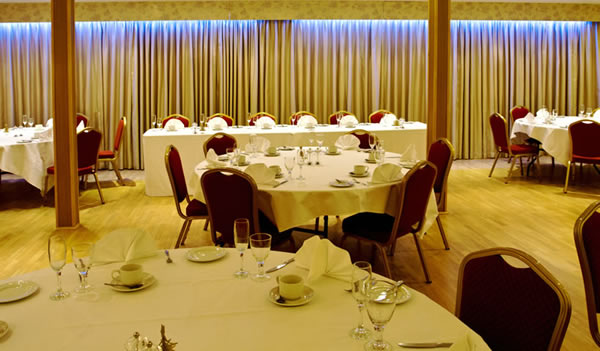 Hotel and contract tables and chairs